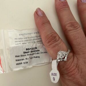 Elegant Silver Ring with Diamond Cubic Zirconia